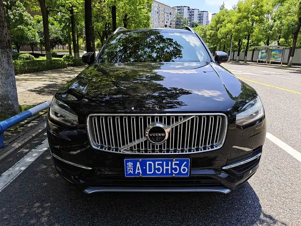 Volvo XC90 2018 T6 7 мест