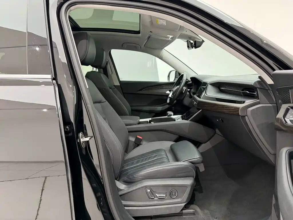 Audi Q6 — миниатюра 18