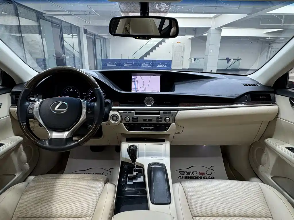 Lexus ES — миниатюра 9