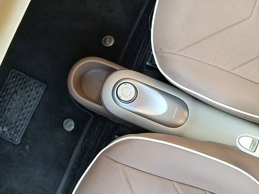 Wuling MINIEV — миниатюра 14