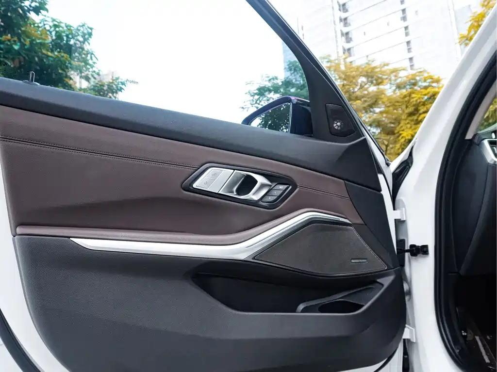 BMW 3 Series — миниатюра 11