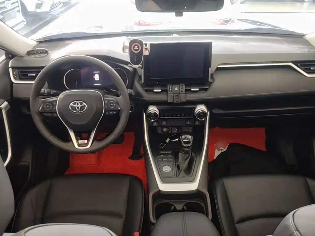 Toyota RAV4 — миниатюра 10