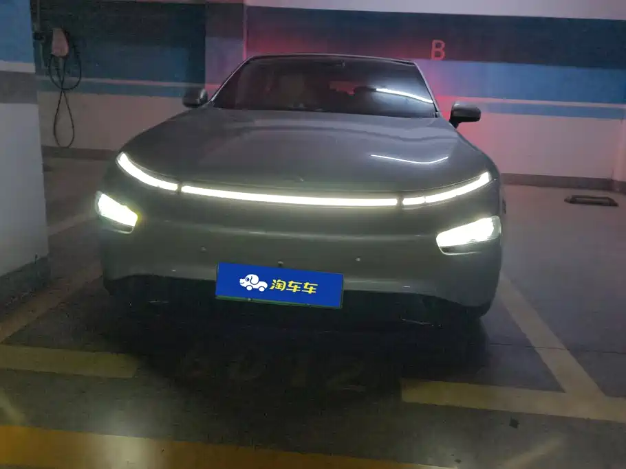 XPeng P7 — миниатюра 2