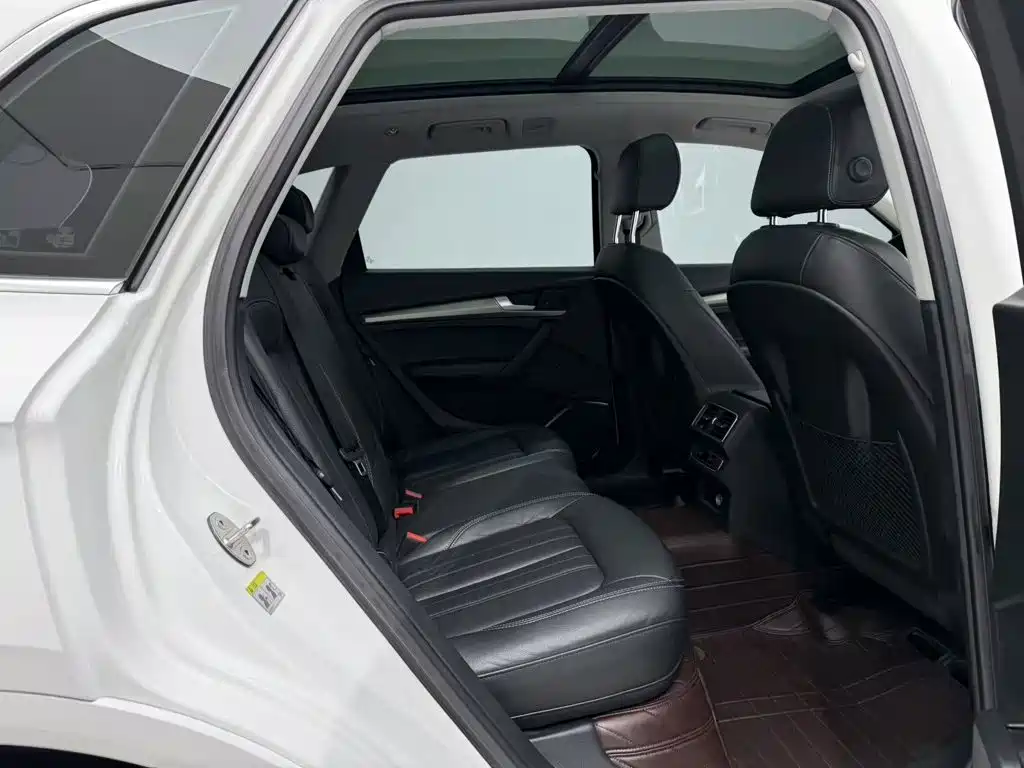 Audi Q5L — миниатюра 15