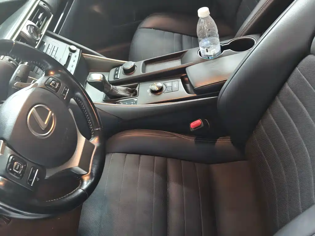 Lexus IS — миниатюра 4