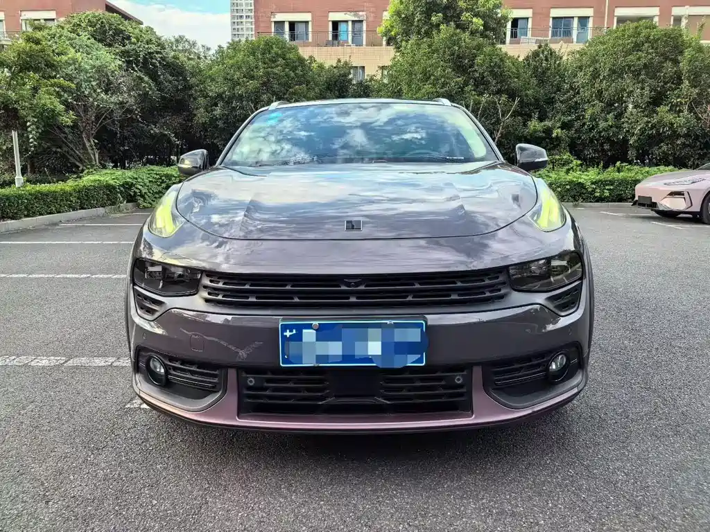 Lynk & Co 02