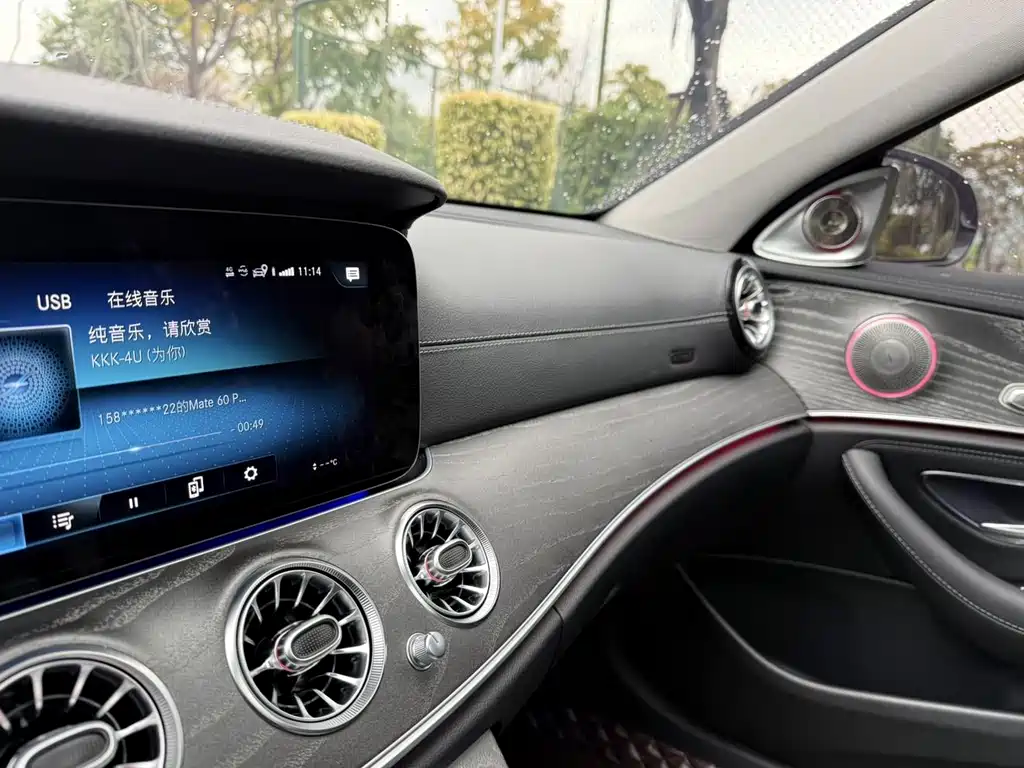 MERCEDES-BENZ E CLASS