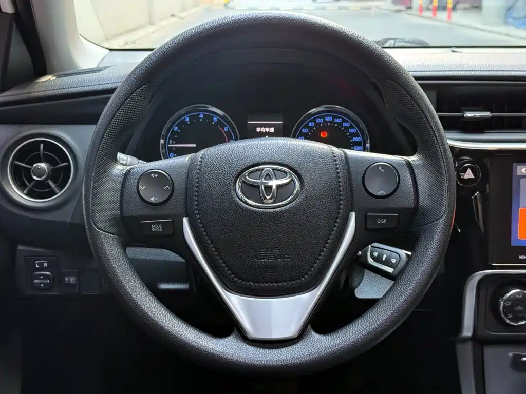Toyota Corolla — миниатюра 12
