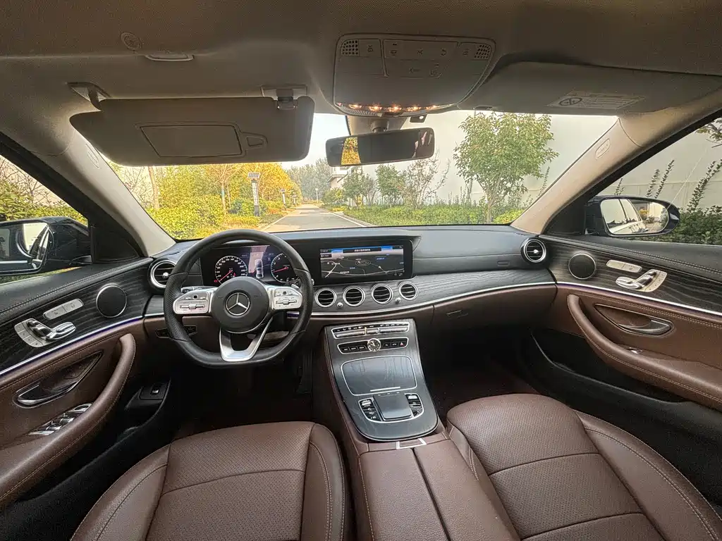 Mercedes-Benz E-Class — миниатюра 5