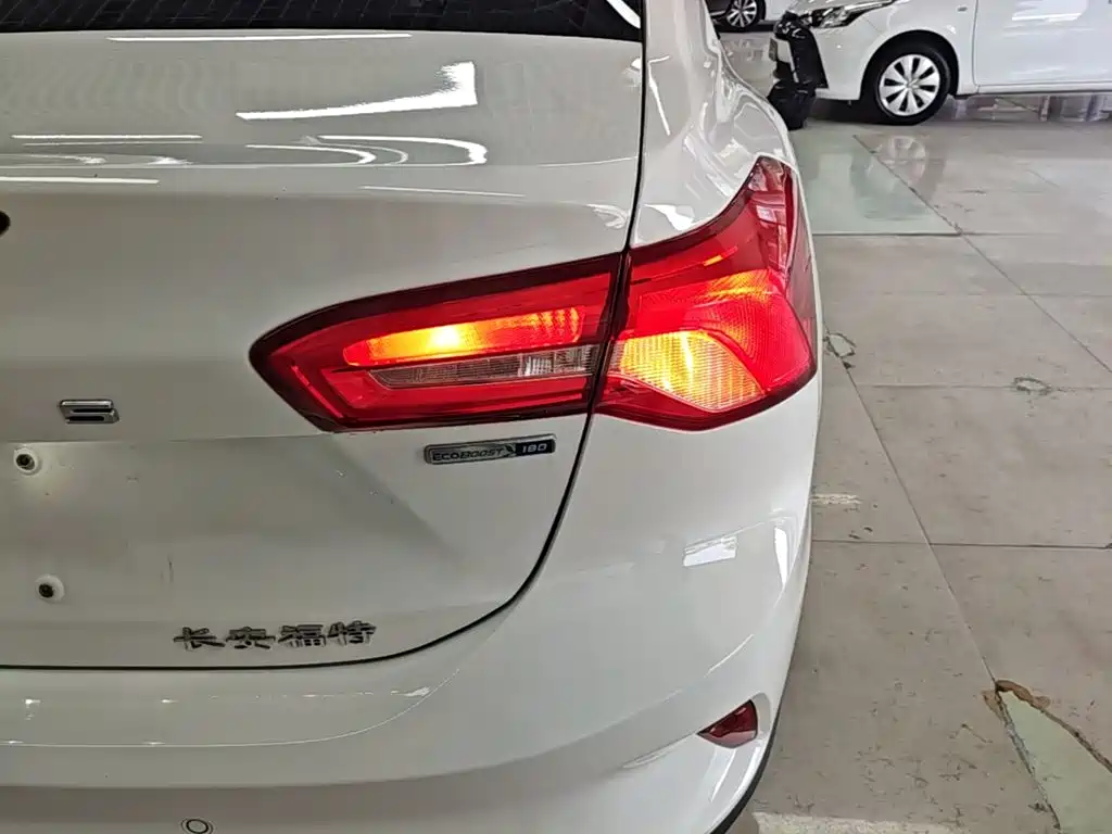 Ford Focus — миниатюра 8