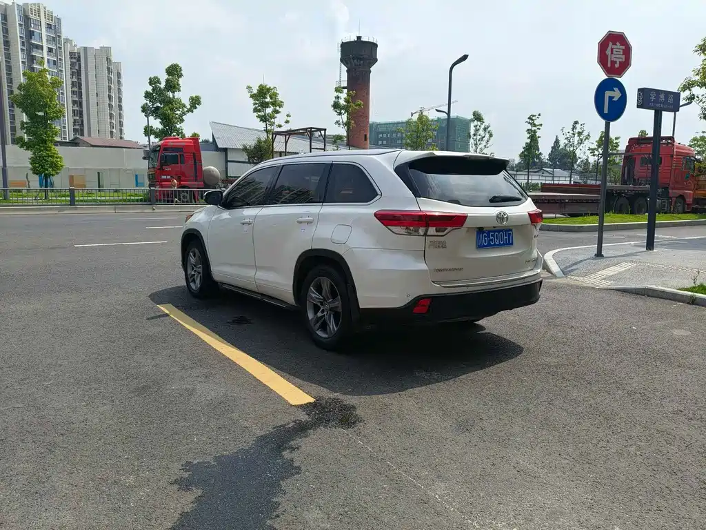 Toyota Highlander — миниатюра 14