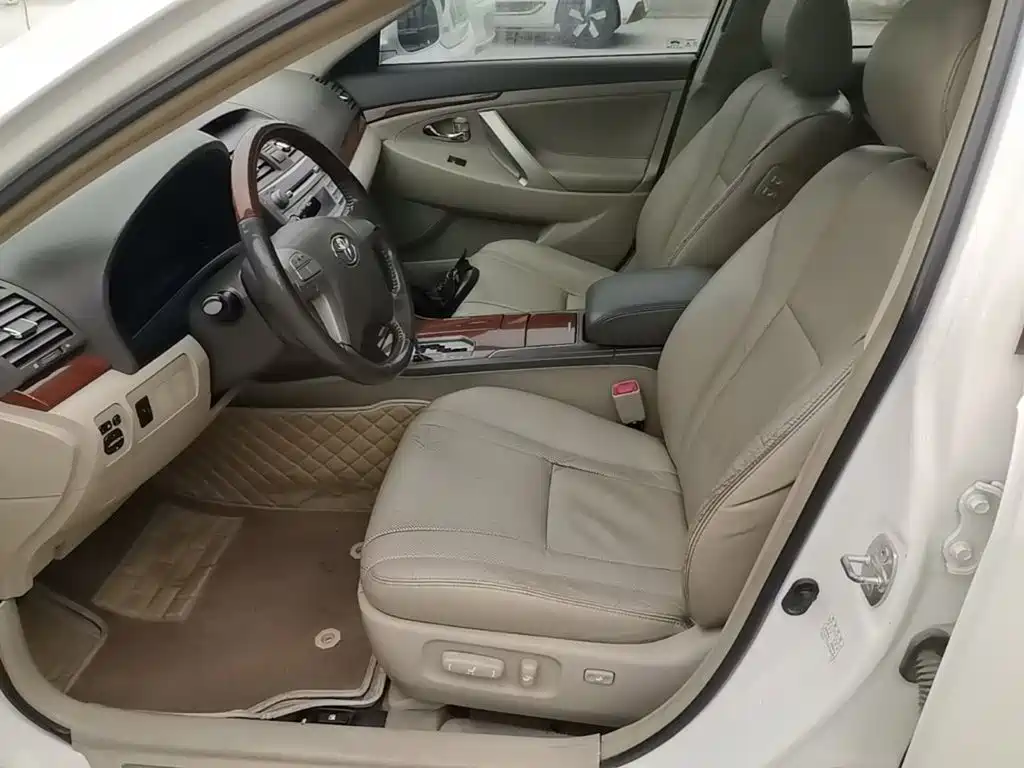 Toyota Camry — миниатюра 15