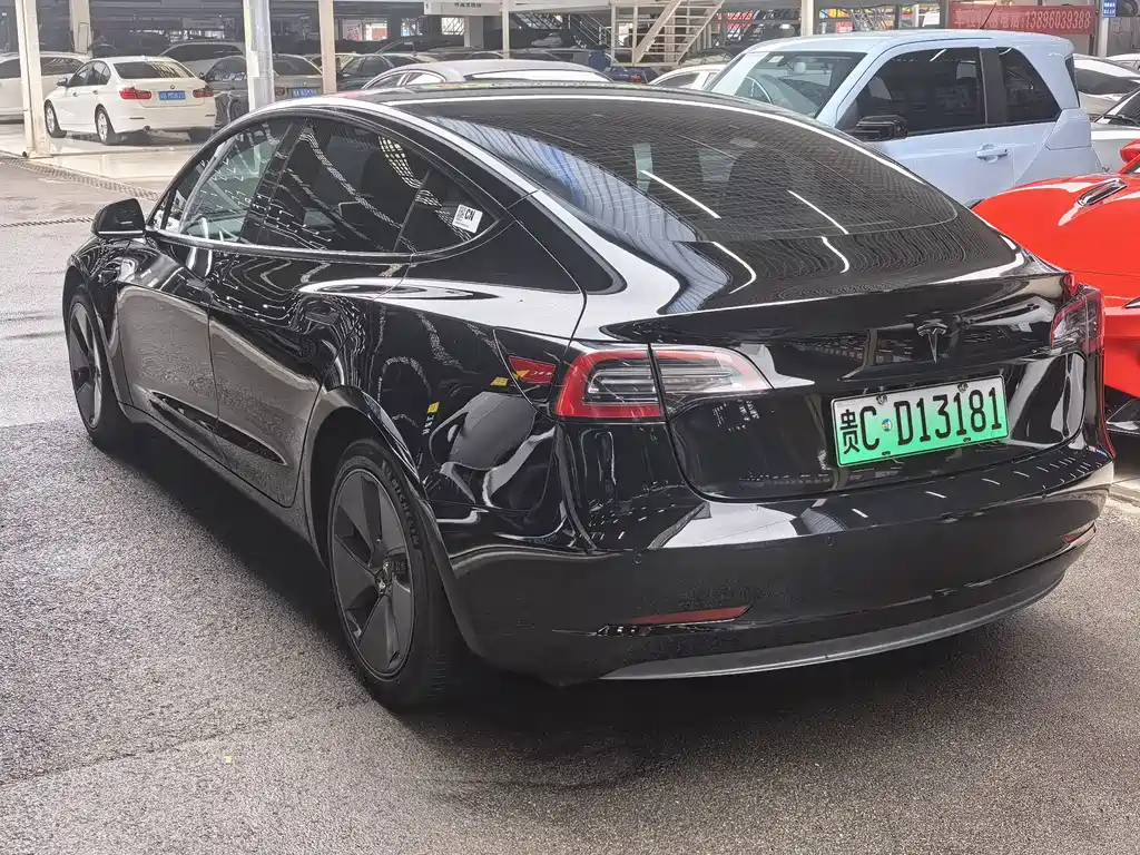 Tesla Model 3 — миниатюра 6