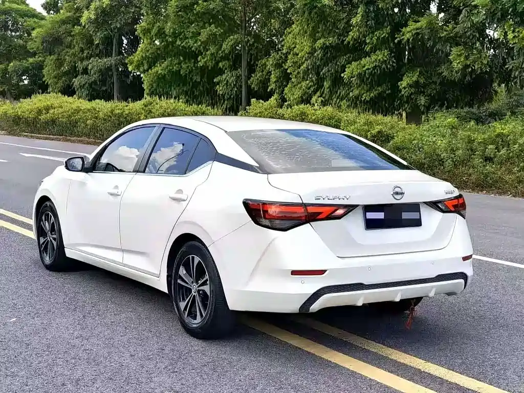 Nissan Sylphy — миниатюра 6