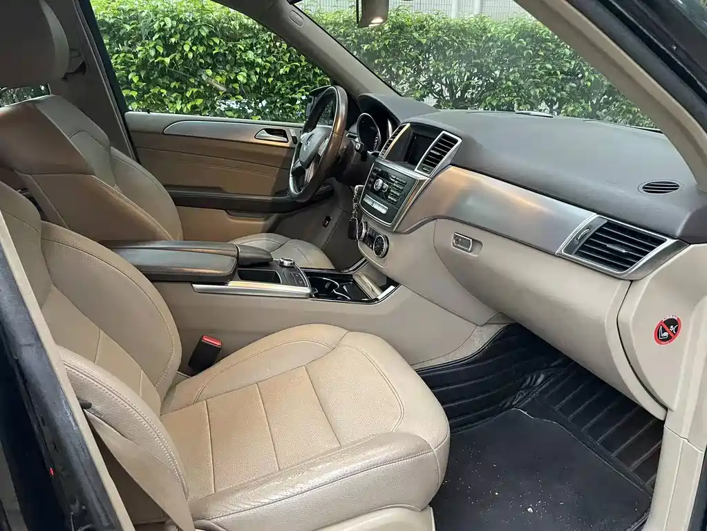 Mercedes-Benz M-Class — миниатюра 7