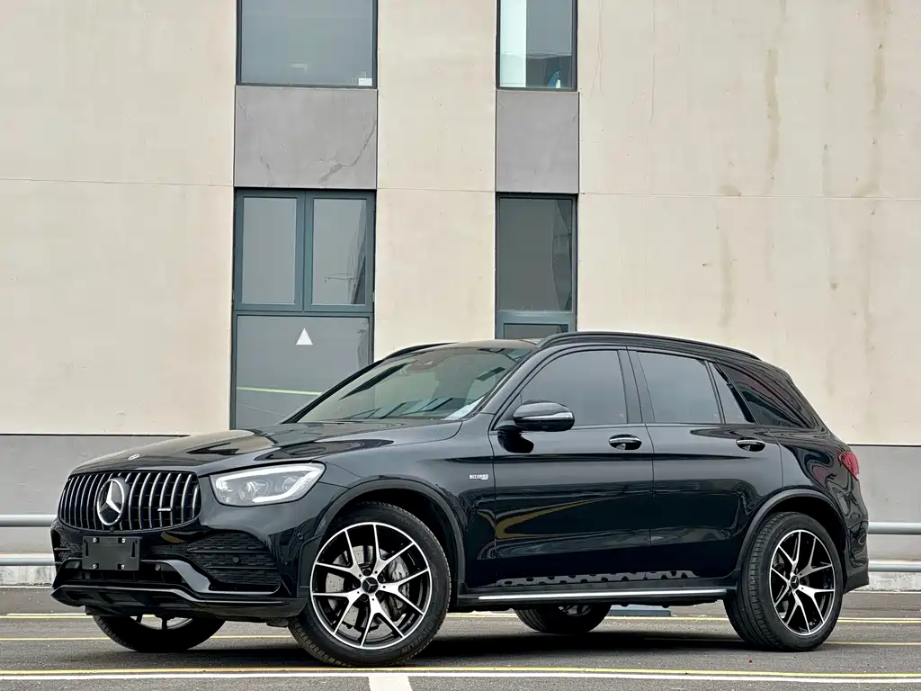 MERCEDES-BENZ GLC AMG