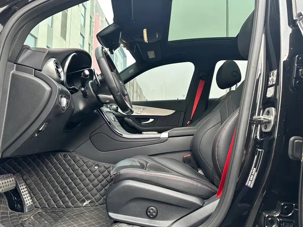 MERCEDES-BENZ GLC AMG