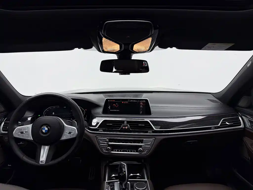 BMW 7 Series — миниатюра 8