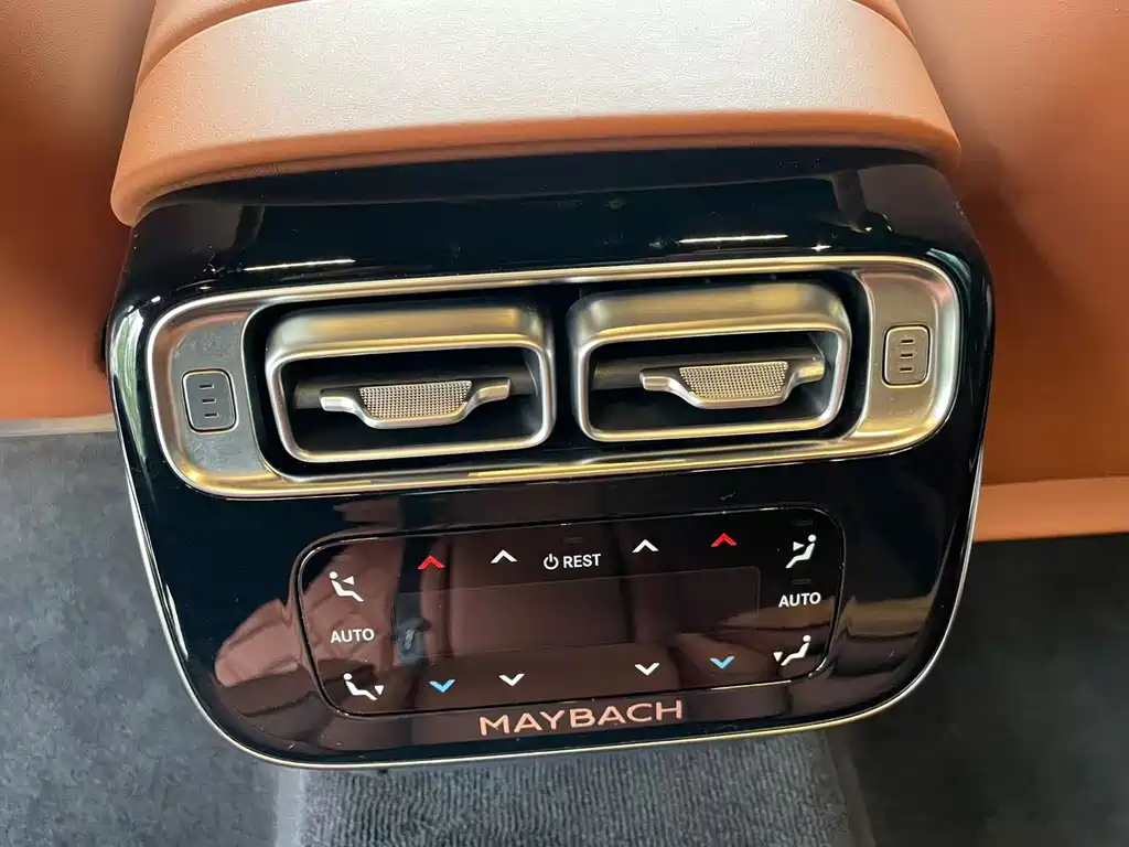 Mercedes-Benz S-Class — миниатюра 11
