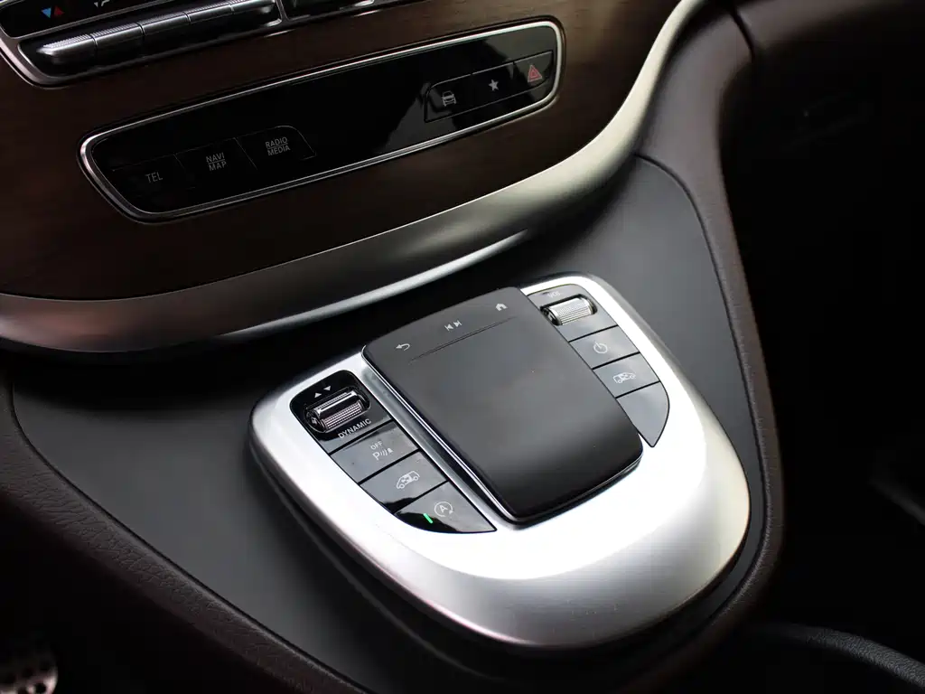 Mercedes-Benz V-Class — миниатюра 21