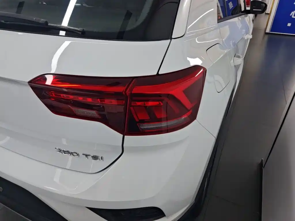 Volkswagen T-Roc — миниатюра 24