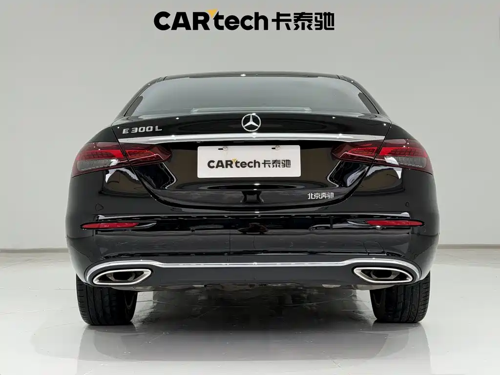 Mercedes-Benz E-Class — миниатюра 6