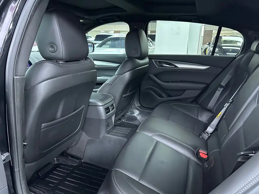 Cadillac CT5 — миниатюра 10