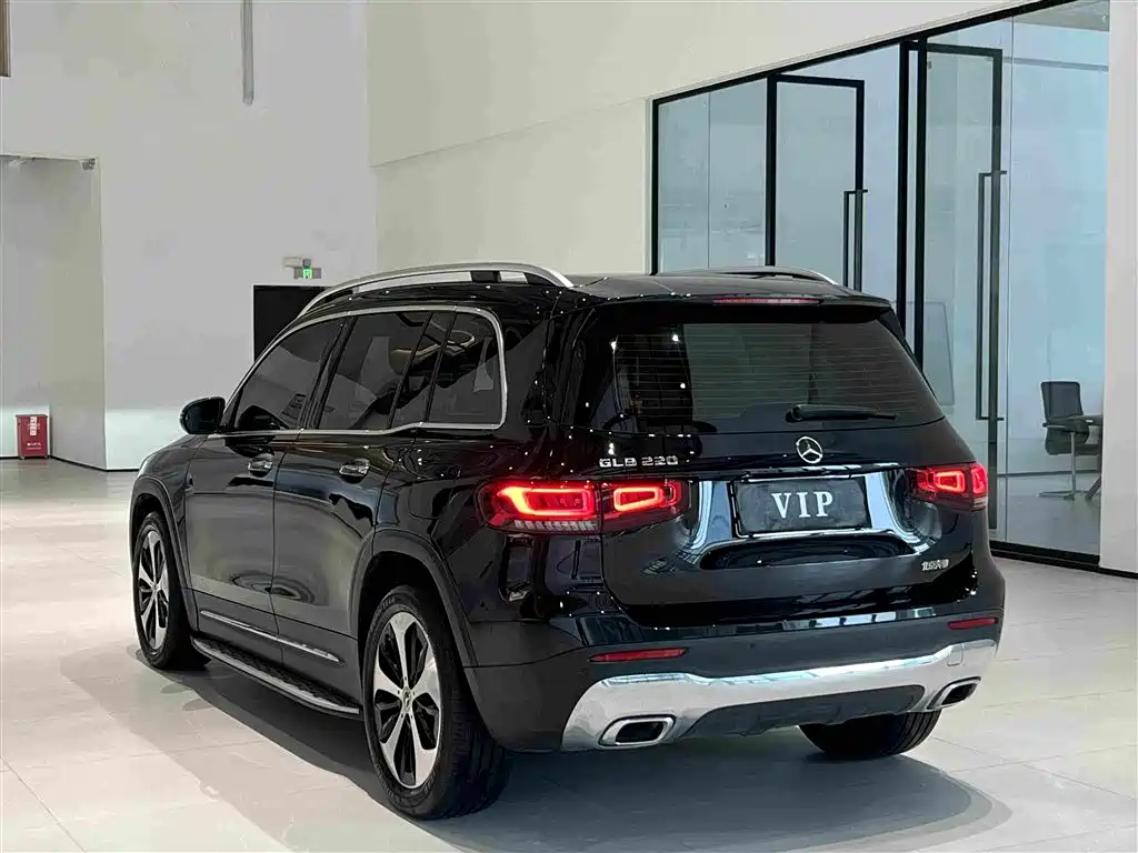 Mercedes-Benz GLB — миниатюра 9