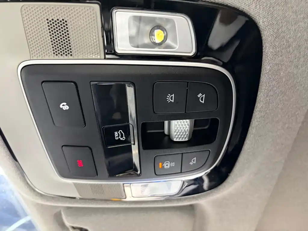 Hyundai Santa Fe — миниатюра 12