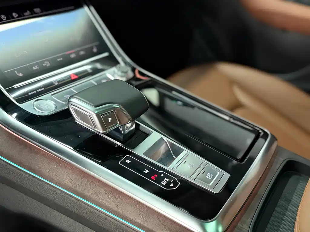 Audi Q7 — миниатюра 14