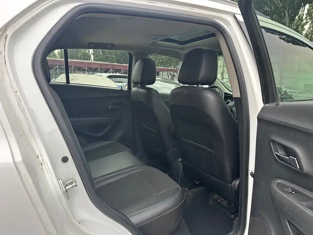 Chevrolet Trax — миниатюра 15