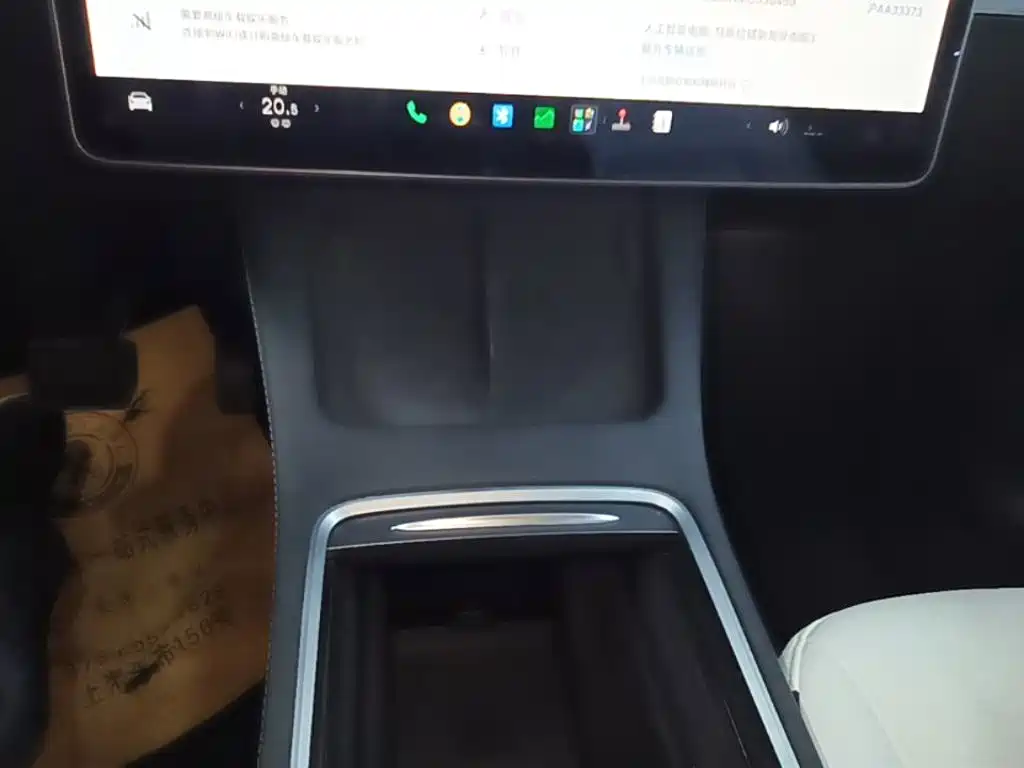 Tesla Model Y — миниатюра 14