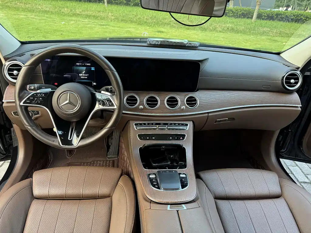 Mercedes-Benz E-Class — миниатюра 5