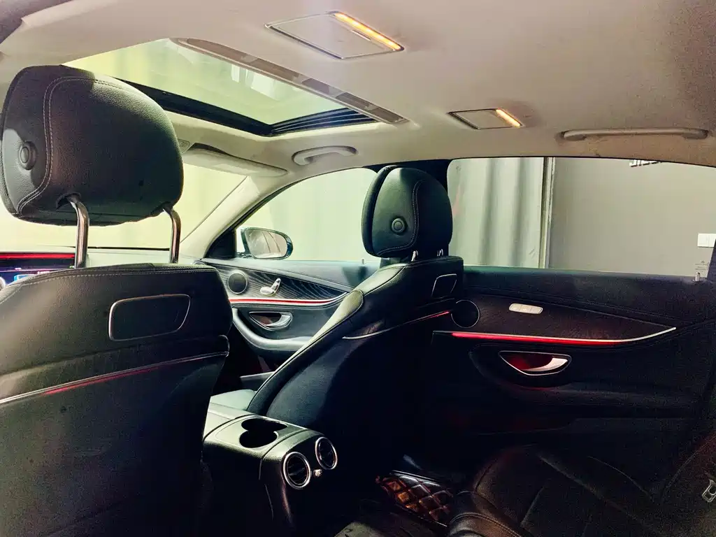 MERCEDES-BENZ E CLASS