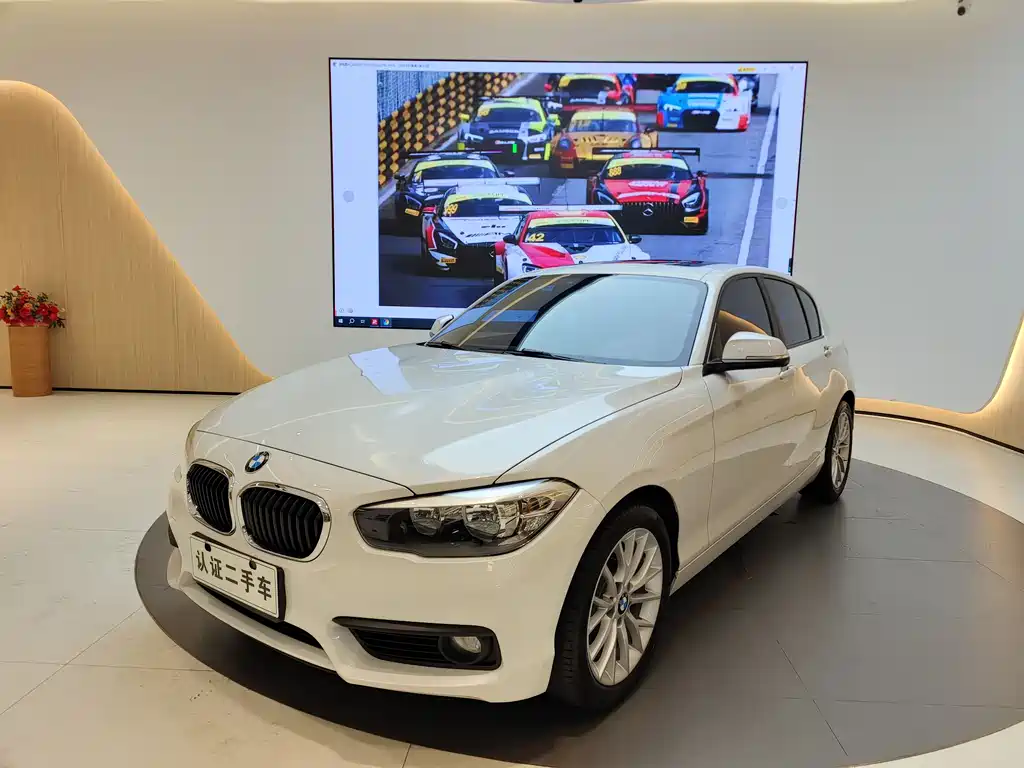 BMW 1 Series (Import) 2016