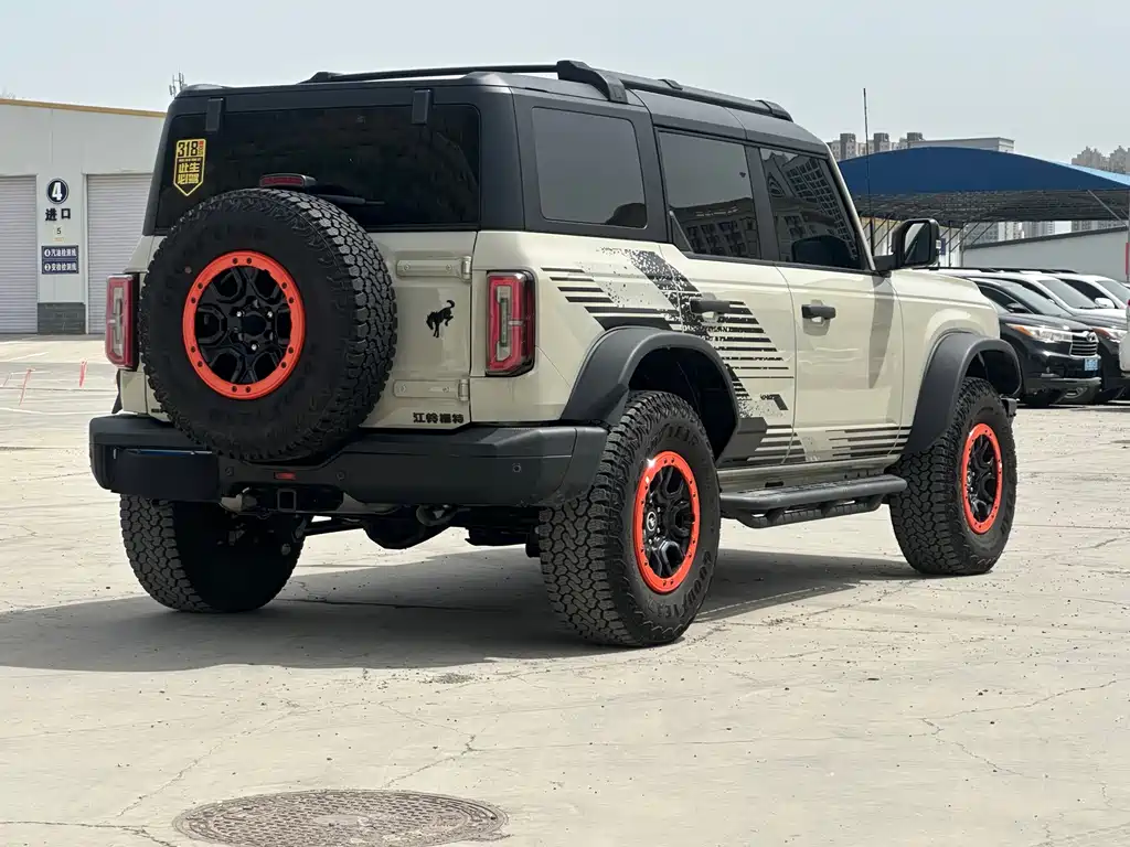 Ford Bronco — миниатюра 9