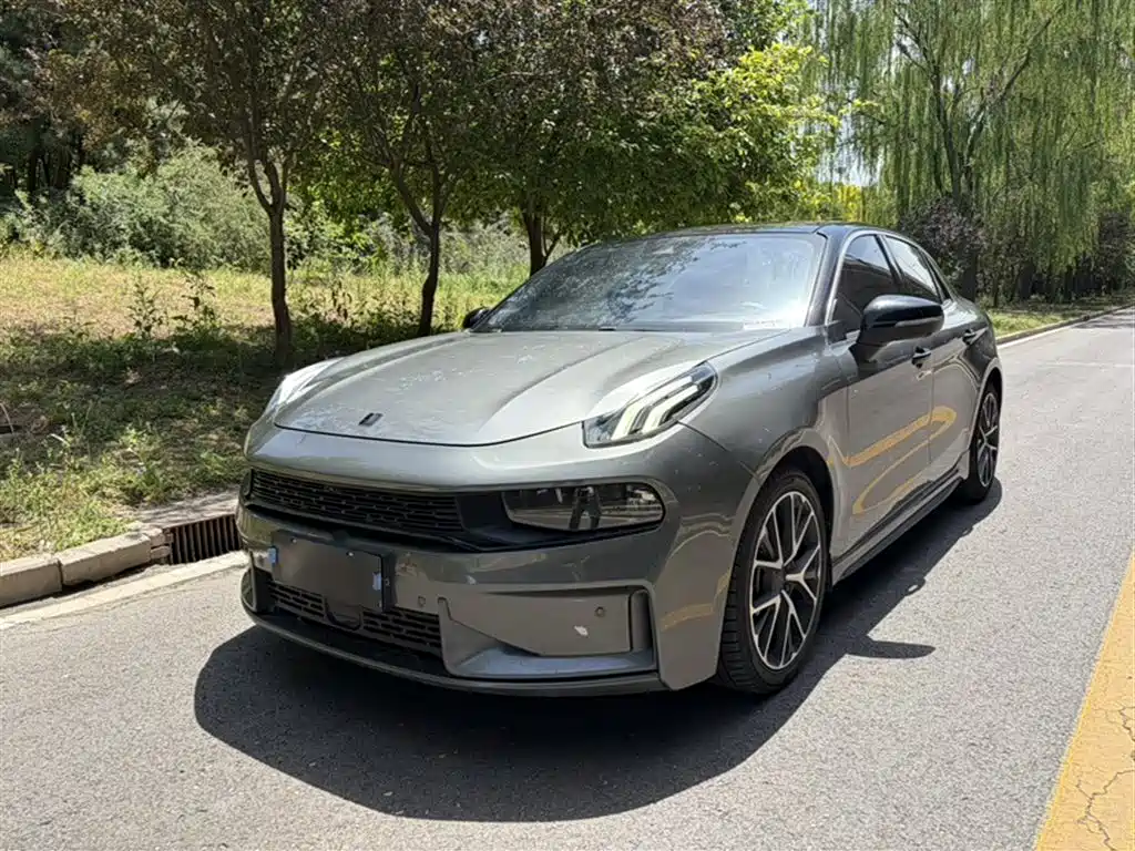 Купить Lynk & Co 03