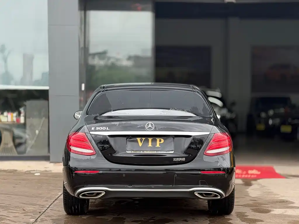 Mercedes-Benz E-Class — миниатюра 4