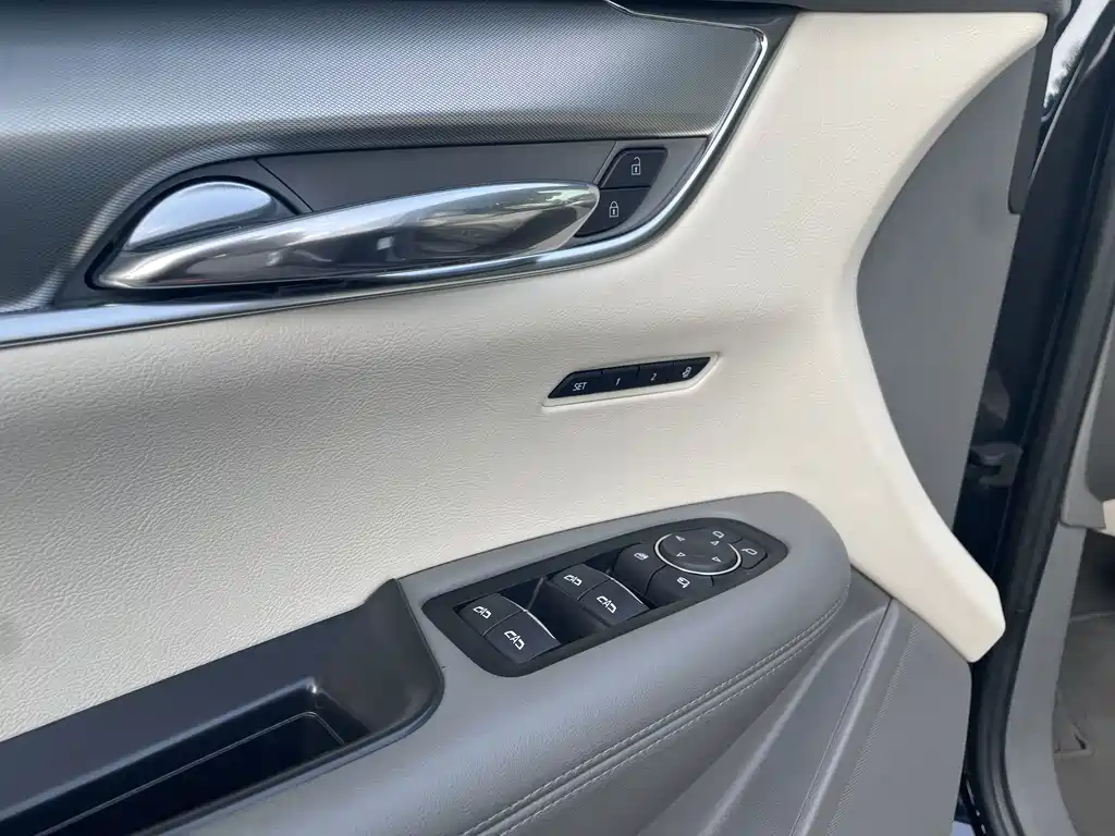 Cadillac XT5 — миниатюра 9
