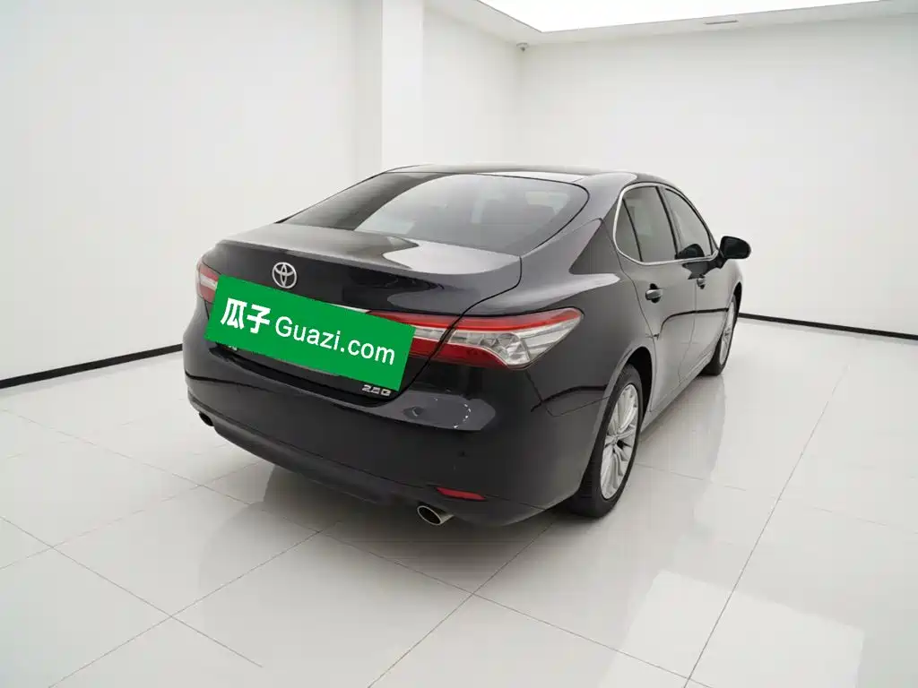 Toyota Camry — миниатюра 4