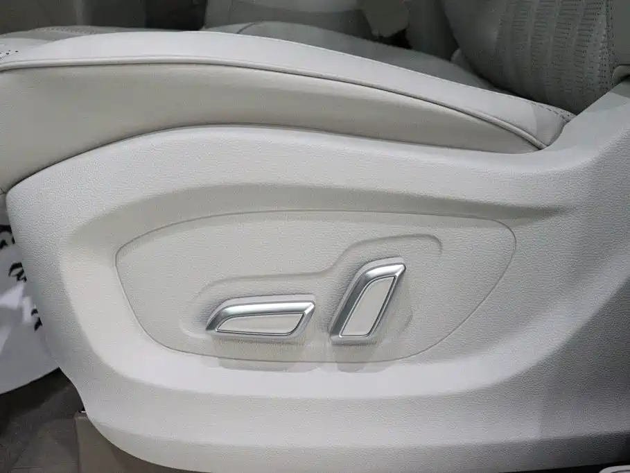 Roewe iMAX8 — фотографии объявления, Фото 25