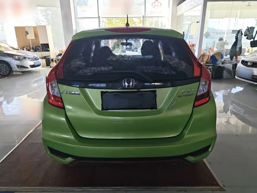 Honda Fit — миниатюра 6