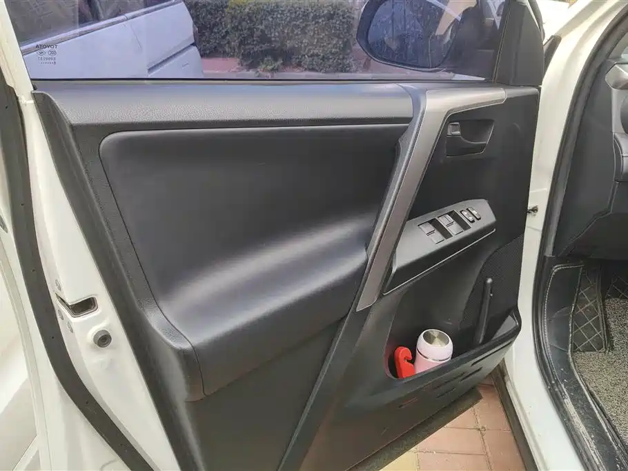 TOYOTA RAV4 RONGFANG