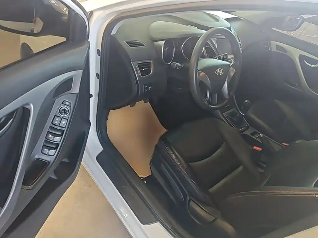 Hyundai Elantra Langdong — миниатюра 16
