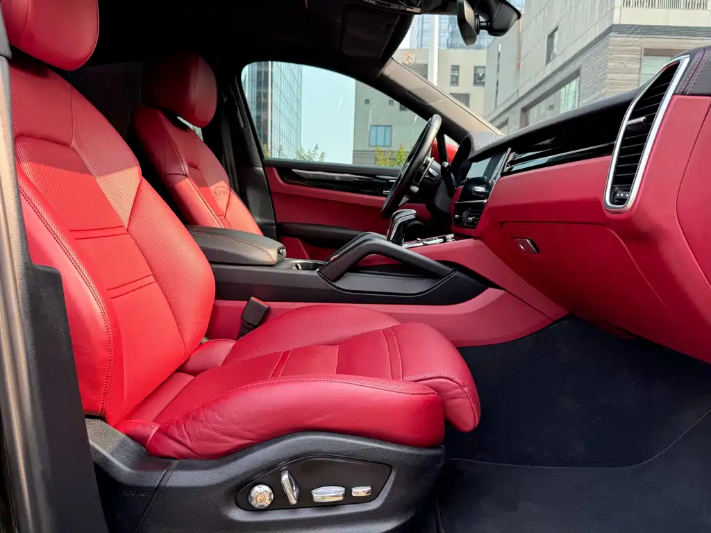 Porsche Cayenne — миниатюра 8