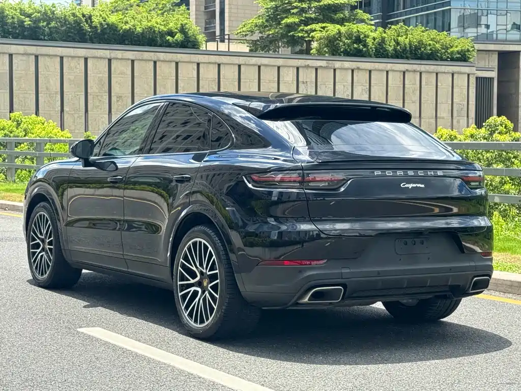 Porsche Cayenne — миниатюра 4