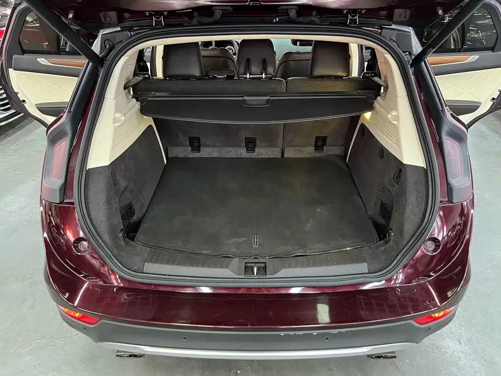 Lincoln MKC — миниатюра 16