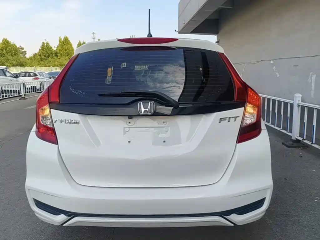 Honda Fit — миниатюра 6