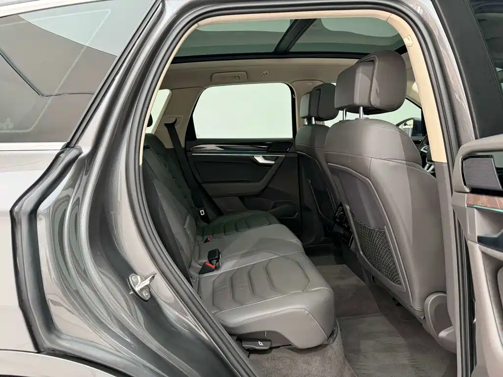 Volkswagen Touareg — миниатюра 21