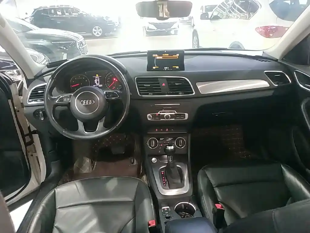 Audi Q3 — миниатюра 10